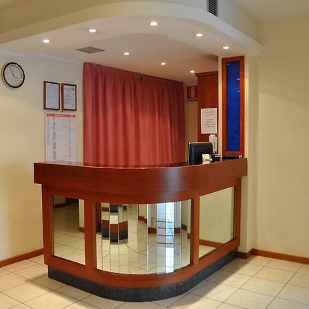 Hotel Belforte Варезе Экстерьер фото