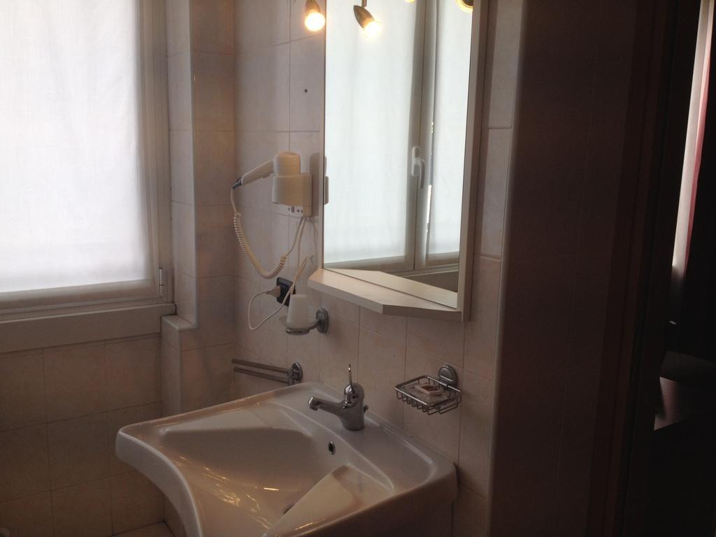 Hotel Belforte Варезе Экстерьер фото