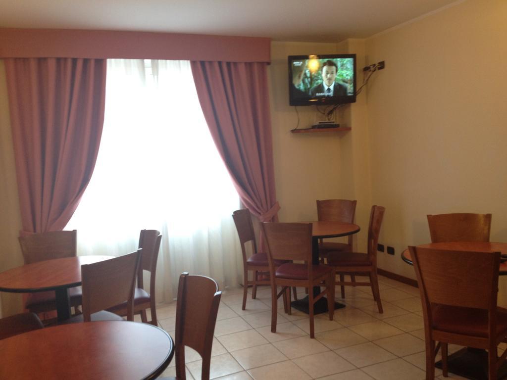 Hotel Belforte Варезе Экстерьер фото