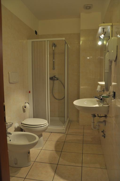 Hotel Belforte Варезе Экстерьер фото