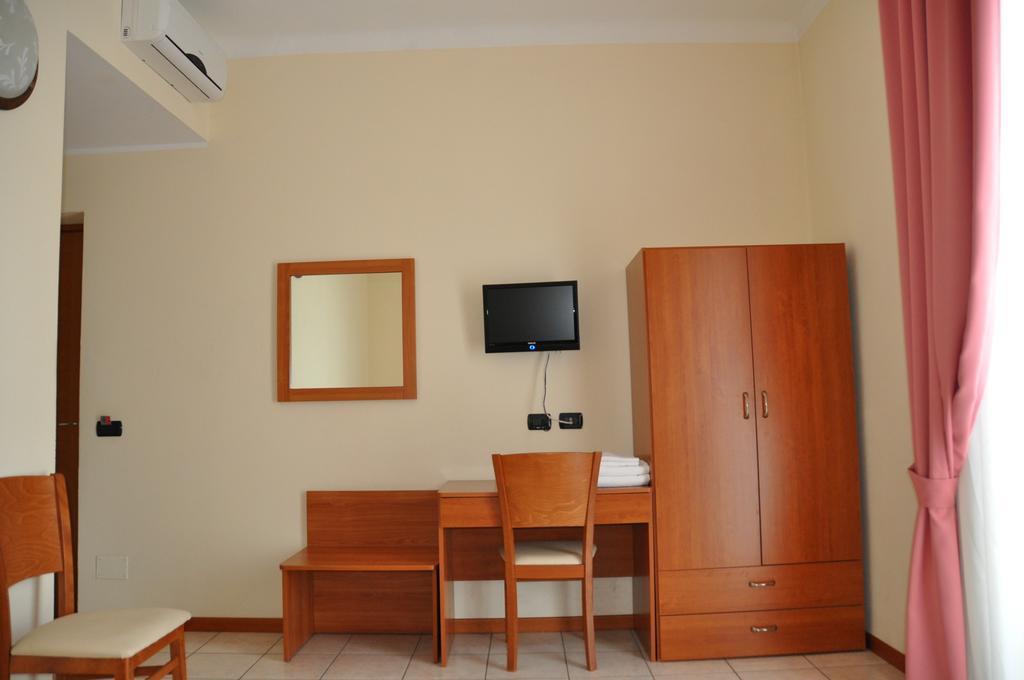 Hotel Belforte Варезе Экстерьер фото