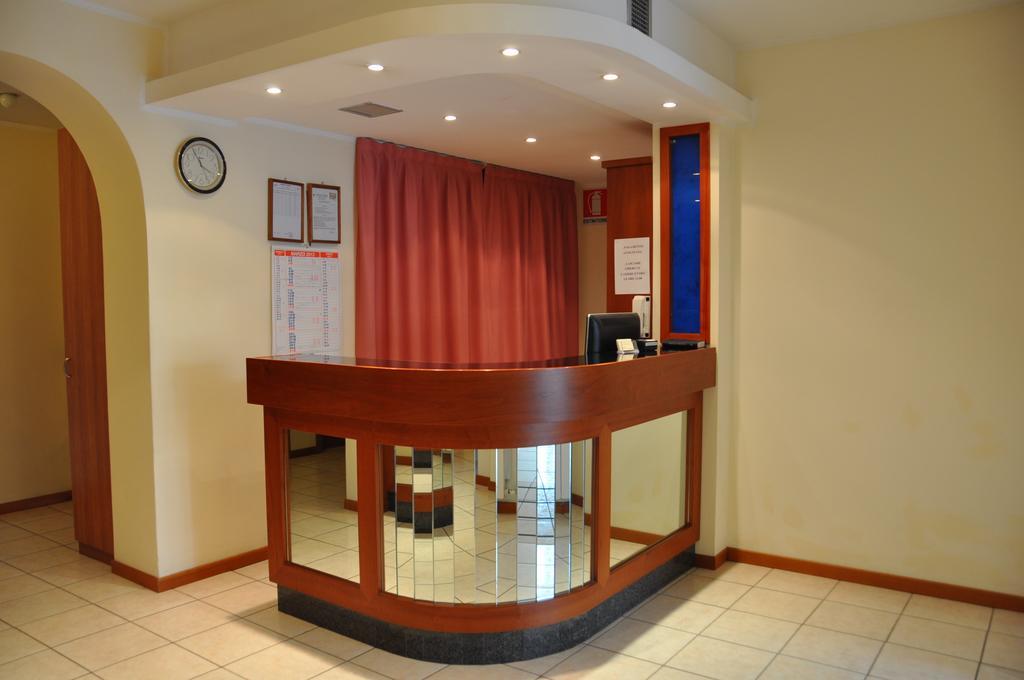 Hotel Belforte Варезе Экстерьер фото